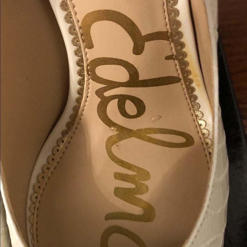 NWOT Sam Edelman Ivory Croc-Embossed Pointed Toe Leather Pumps - Picture 8 of 14